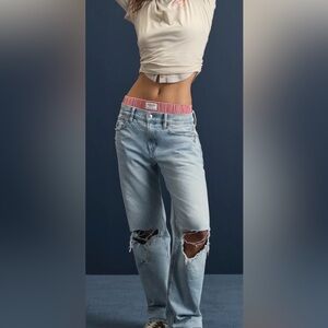 American Eagle Outfitters Light Blue Ripped Boyfriend Jeans